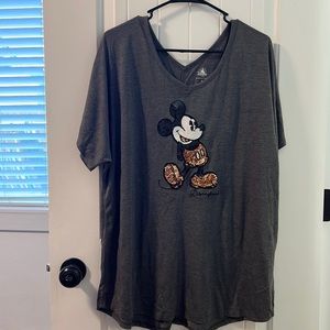 Women’s Disneyland t shirt